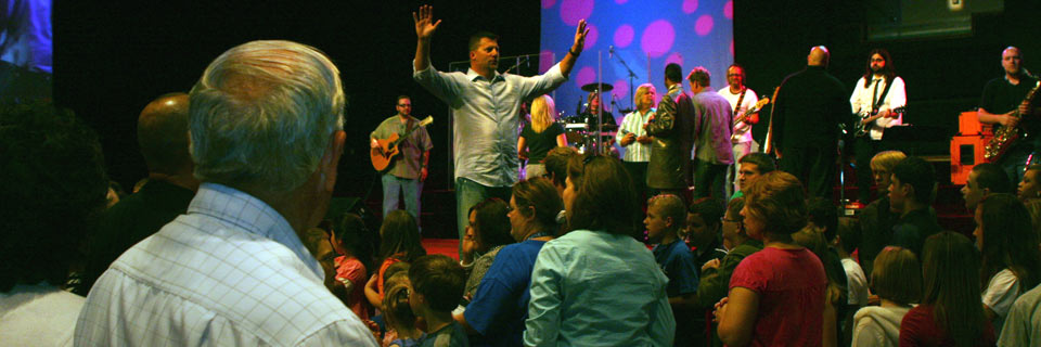 Steve Ayers preaching at Hillvue on April 24, 2010.